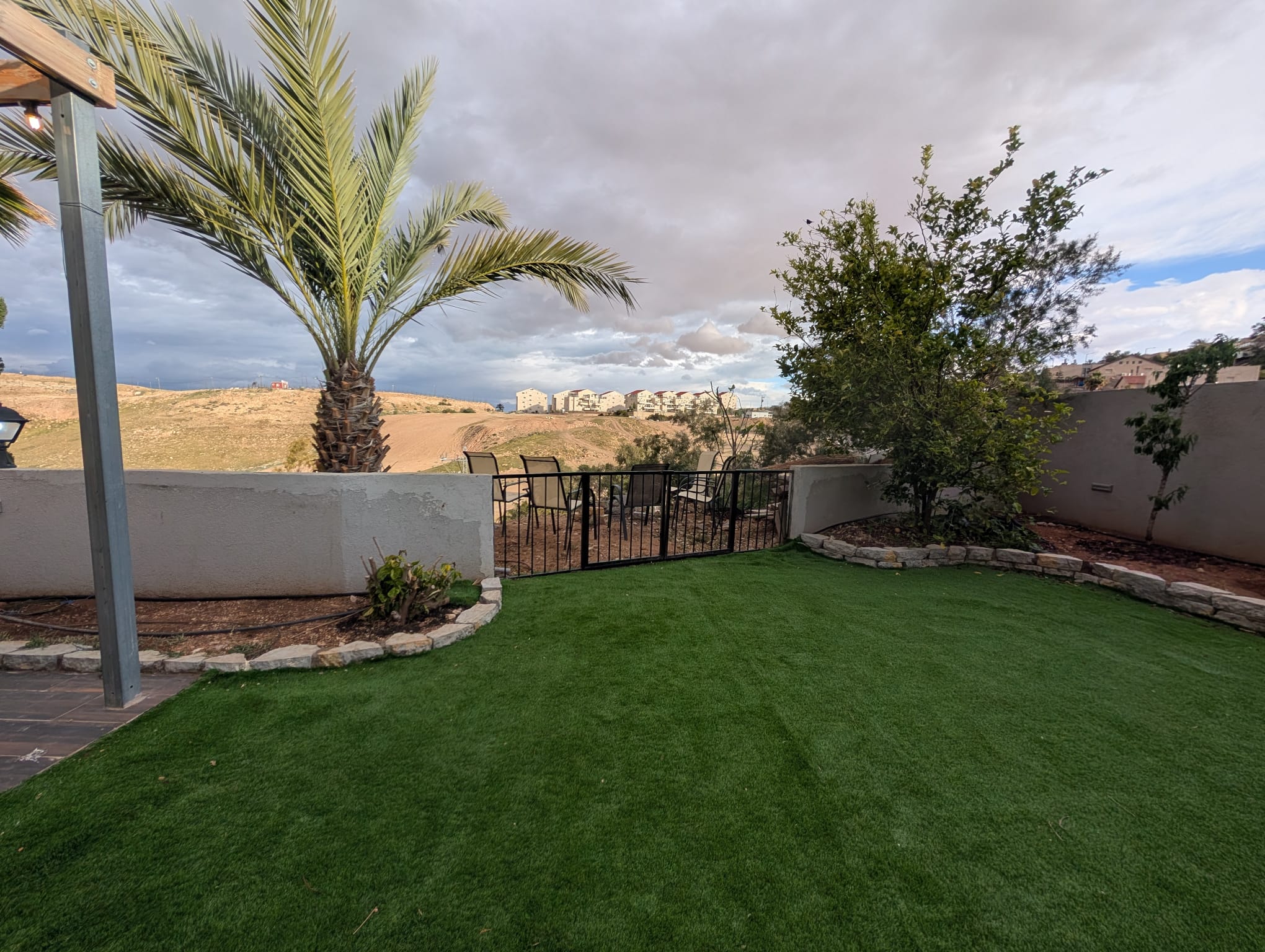Garden and lawn with Mitzpe Yericho view